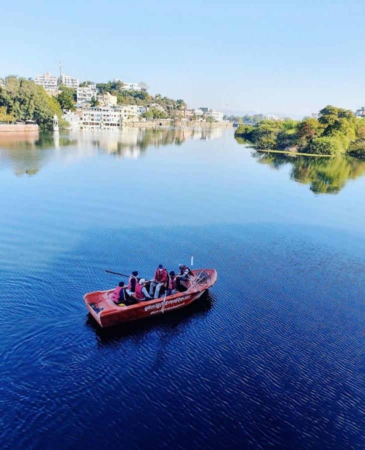 Antariksh Hotel Udaipur Ngoại thất bức ảnh