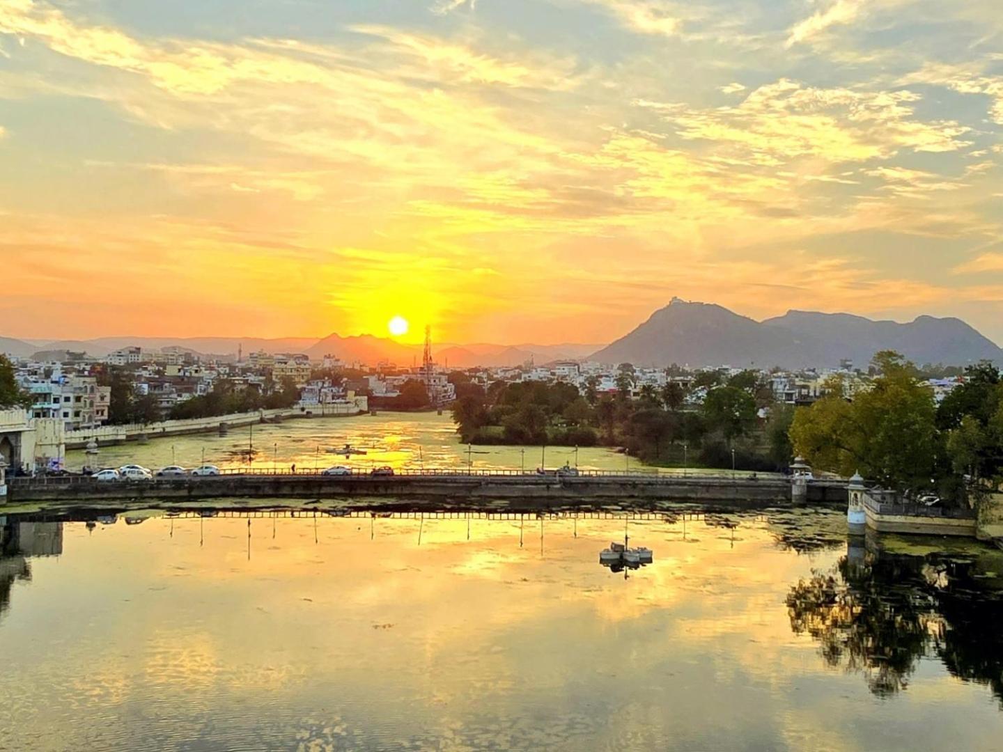 Antariksh Hotel Udaipur Ngoại thất bức ảnh