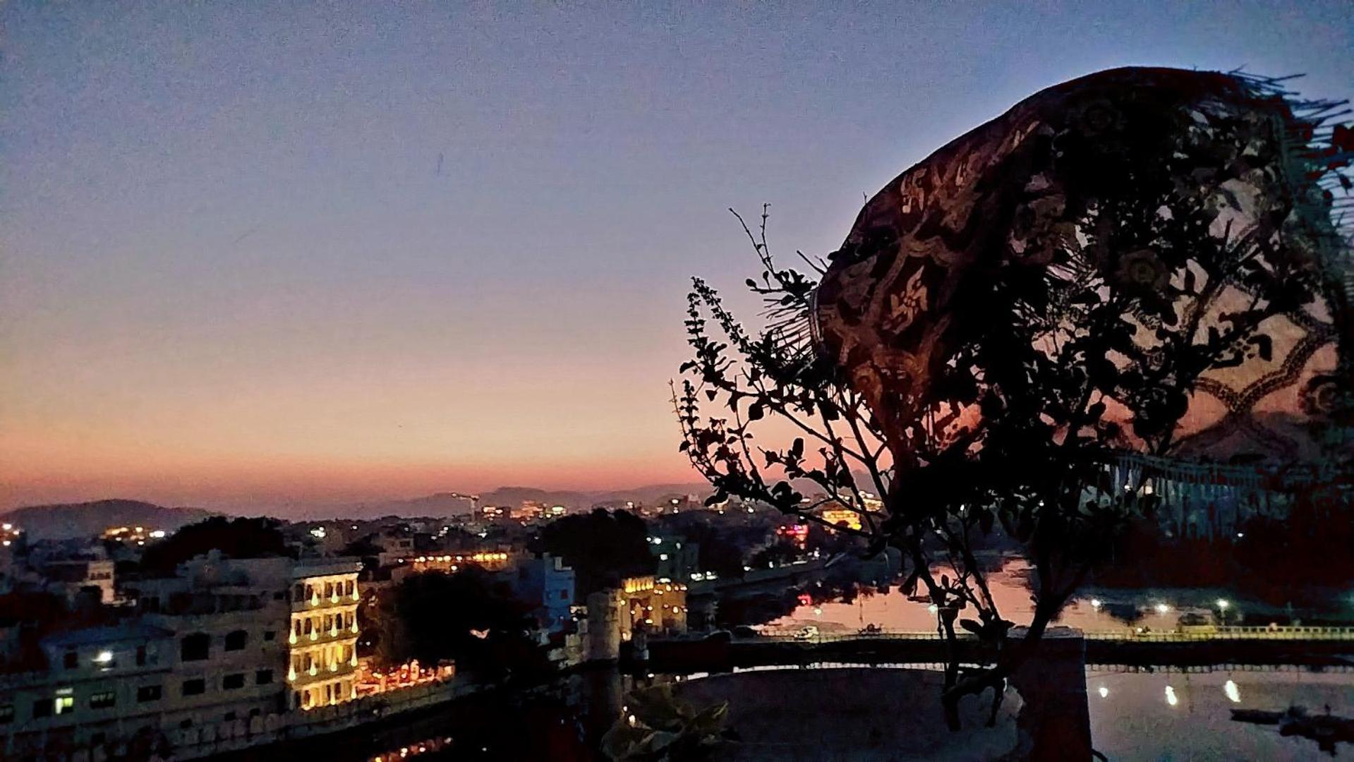Antariksh Hotel Udaipur Ngoại thất bức ảnh