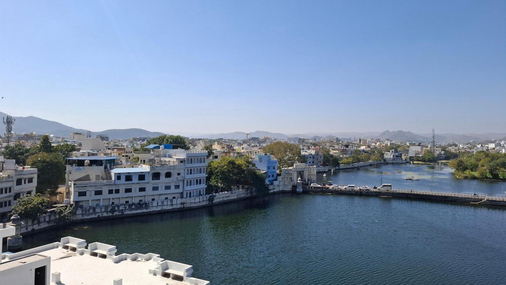 Antariksh Hotel Udaipur Ngoại thất bức ảnh